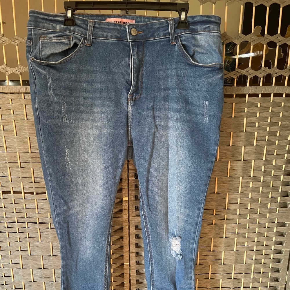 Super Comfy Distressed Skinny Jeans-Plus Size